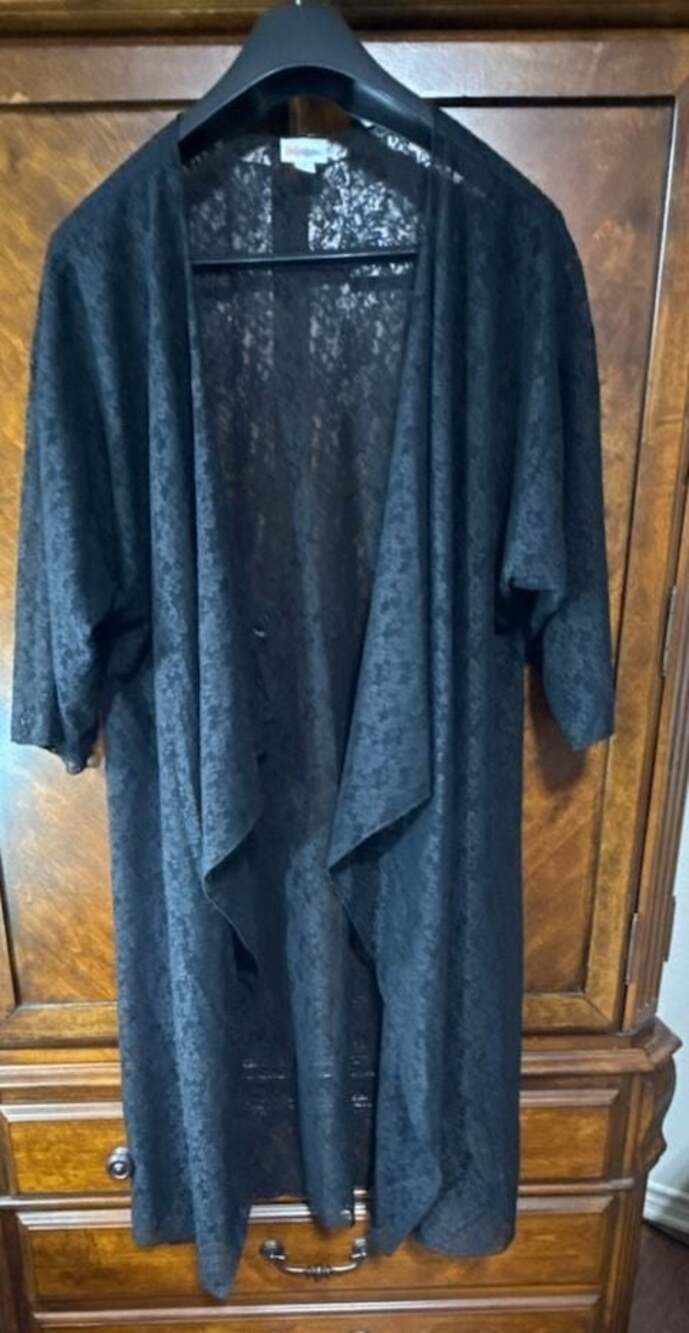 LuLaRoe Noir Collection Shirley Kimono Black Floral Lace Open Front Duster Size